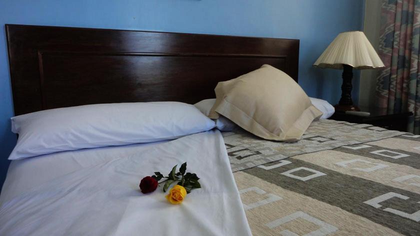 Hotel Victoria Plaza ตาริฮา ภายนอก รูปภาพ