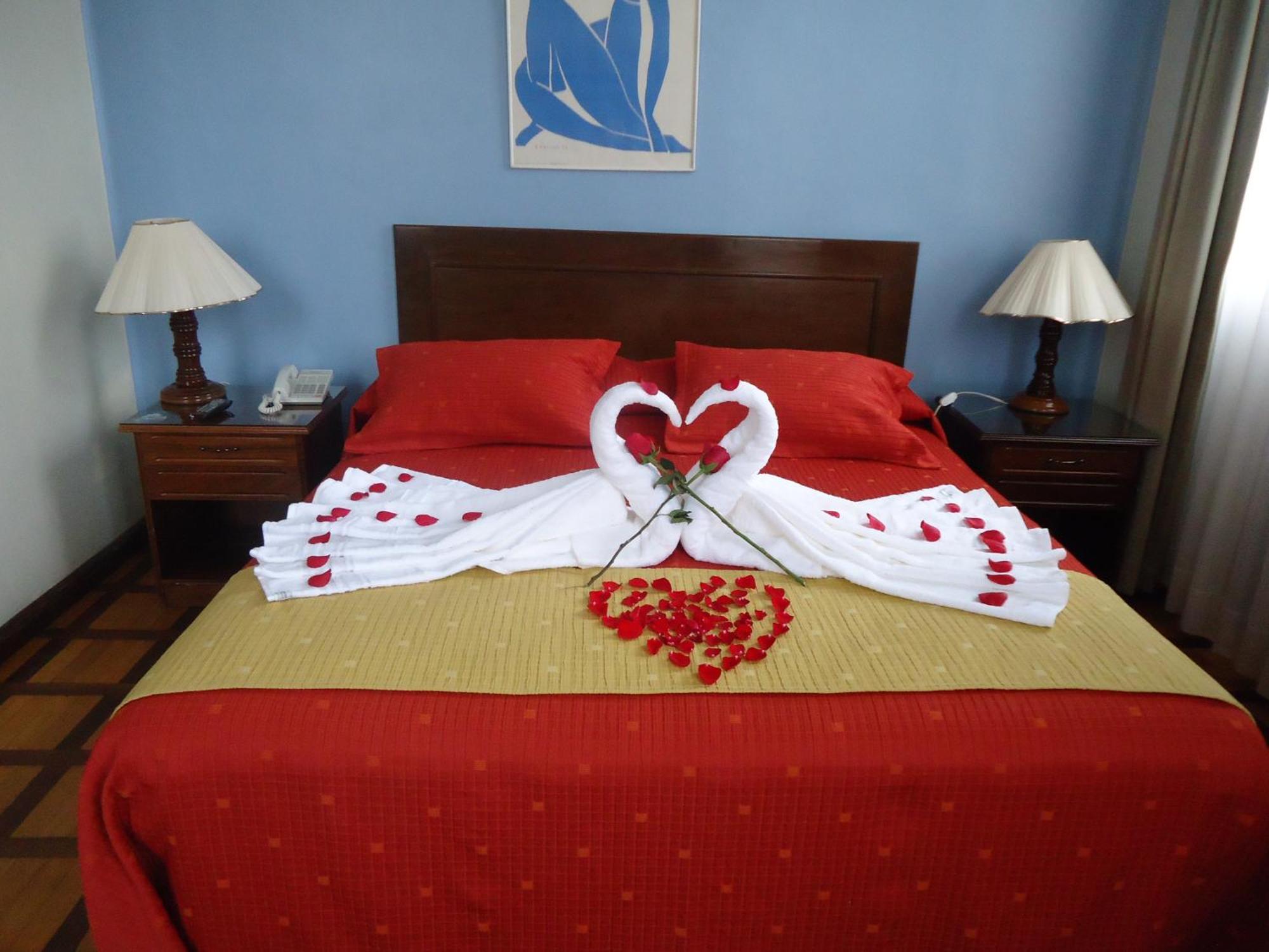 Hotel Victoria Plaza ตาริฮา ภายนอก รูปภาพ