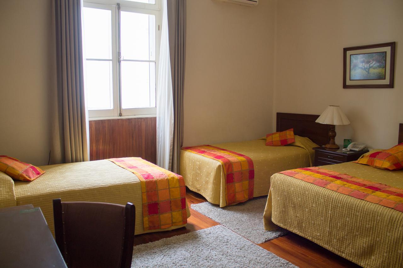 Hotel Victoria Plaza ตาริฮา ภายนอก รูปภาพ